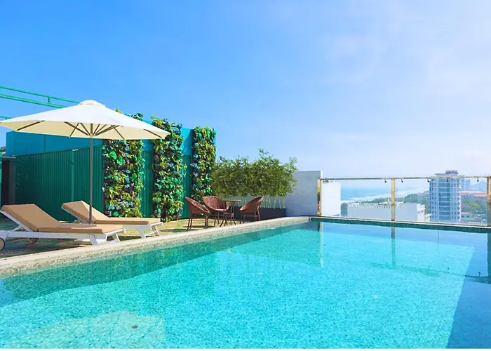 Palazzo Luxury Hotel & Bistro - Central My Khe Beach Walking Street Da Nang