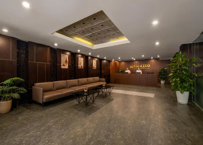Palazzo Luxury Hotel & Bistro - Central My Khe Beach Walking Street Da Nang
